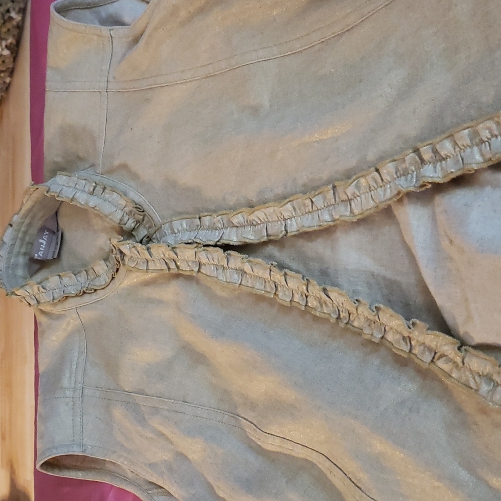 Vest - Picture 3 of 6